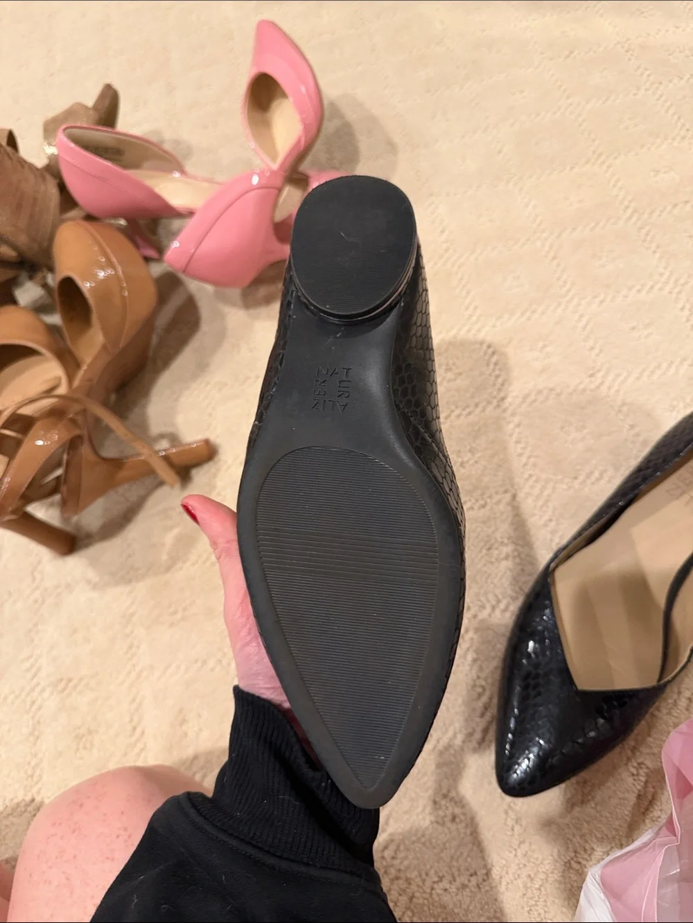 Naturalizer Black Pointed Snake-Texture Flats